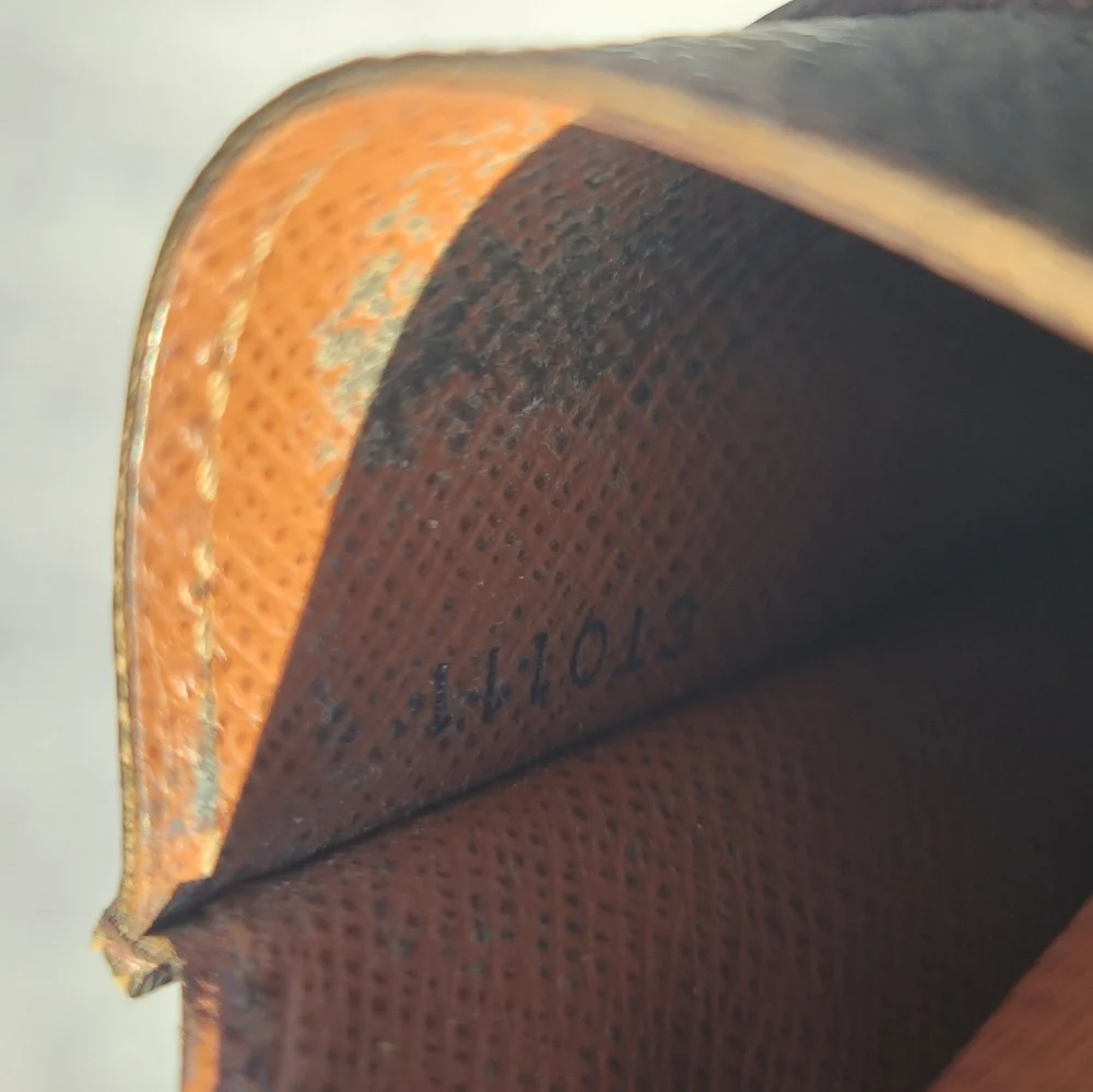 Louis Vuitton Tabacco Pack Holder - Picture 8 of 10